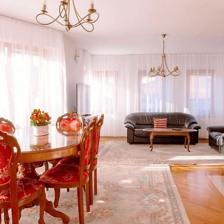 Apartamento Beautiful Duplex In Heart Of Old Town - Free Parking SJJ Exterior foto