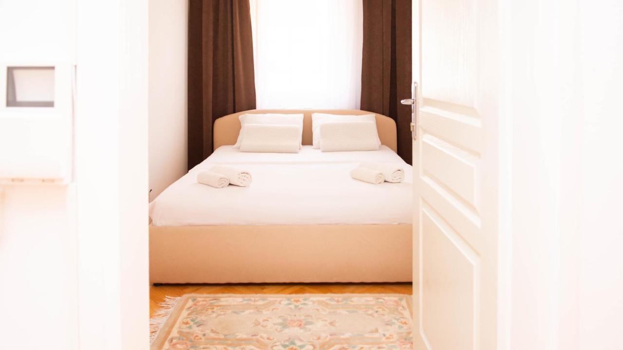 Apartamento Beautiful Duplex In Heart Of Old Town - Free Parking SJJ Exterior foto