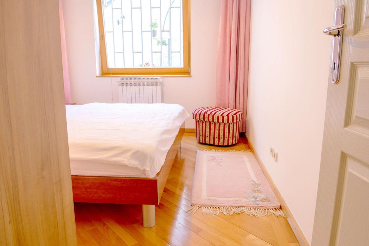 Apartamento Beautiful Duplex In Heart Of Old Town - Free Parking SJJ Exterior foto