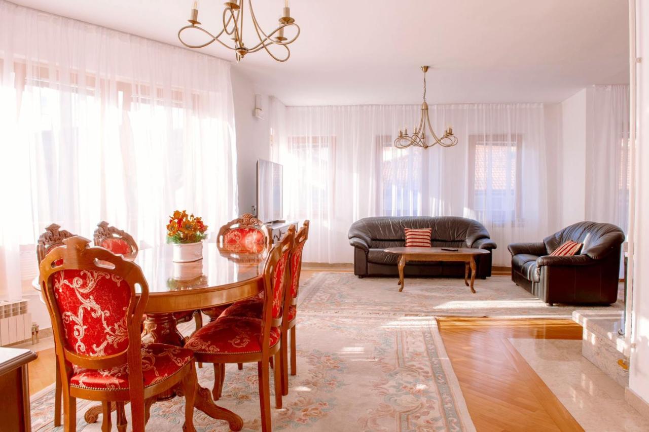 Apartamento Beautiful Duplex In Heart Of Old Town - Free Parking SJJ Exterior foto