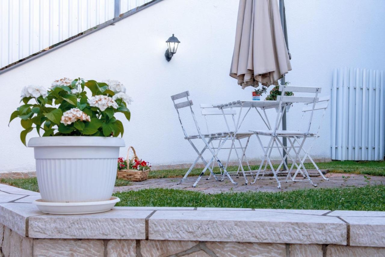 Apartamento Beautiful Duplex In Heart Of Old Town - Free Parking SJJ Exterior foto